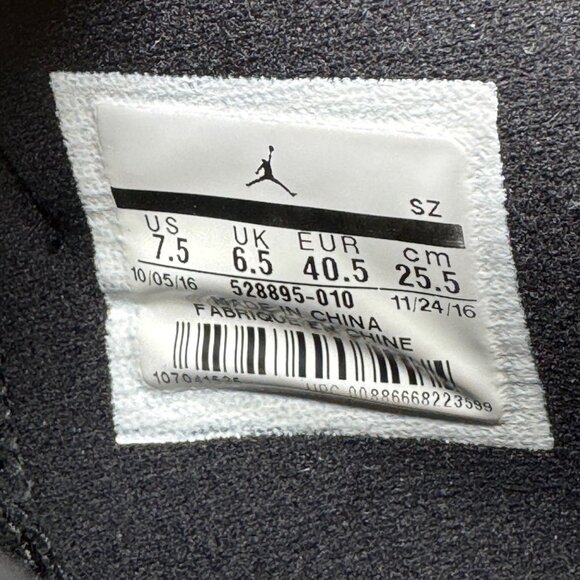 Nike Air Jordan 11 Retro Low Barons Men\'s Size 7.5 No Box Sneakers 528895-010 main image 4